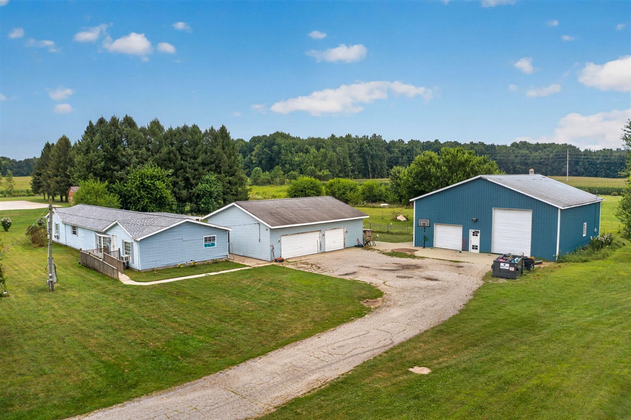 30083 M 62 Property Photo 1
