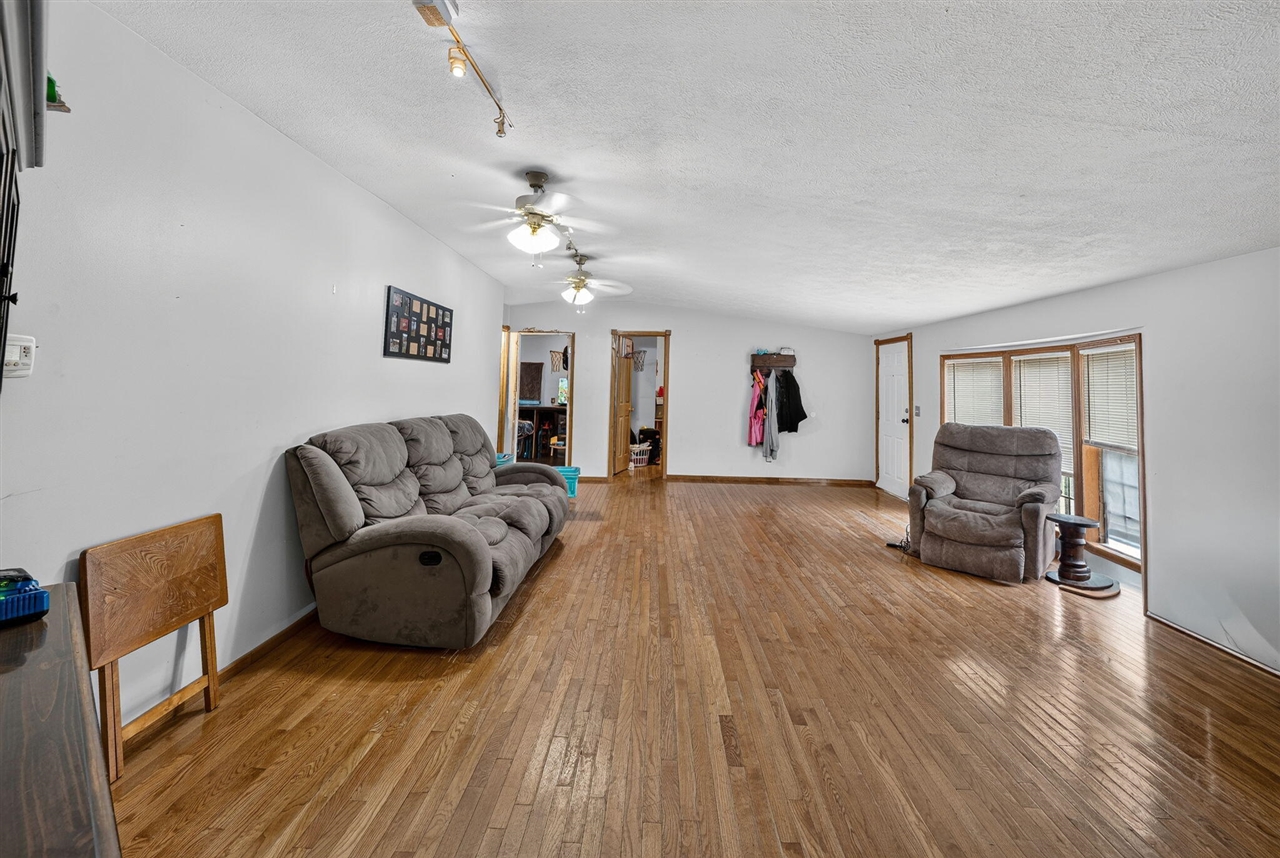 30083 M 62 Property Photo 8