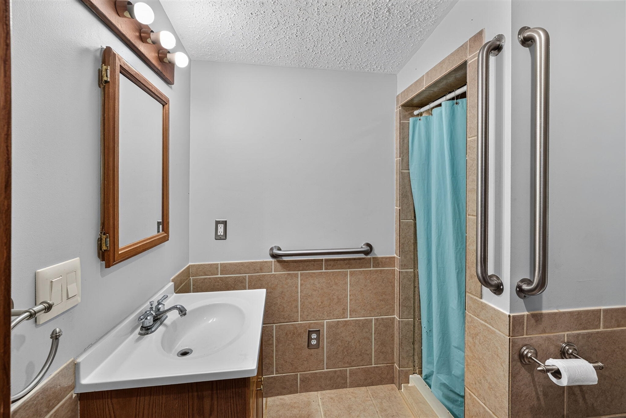 30083 M 62 Property Photo 17