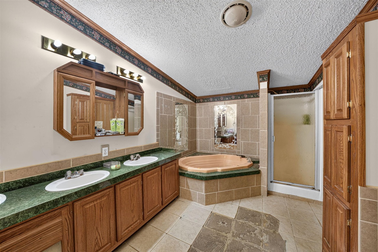 30083 M 62 Property Photo 23