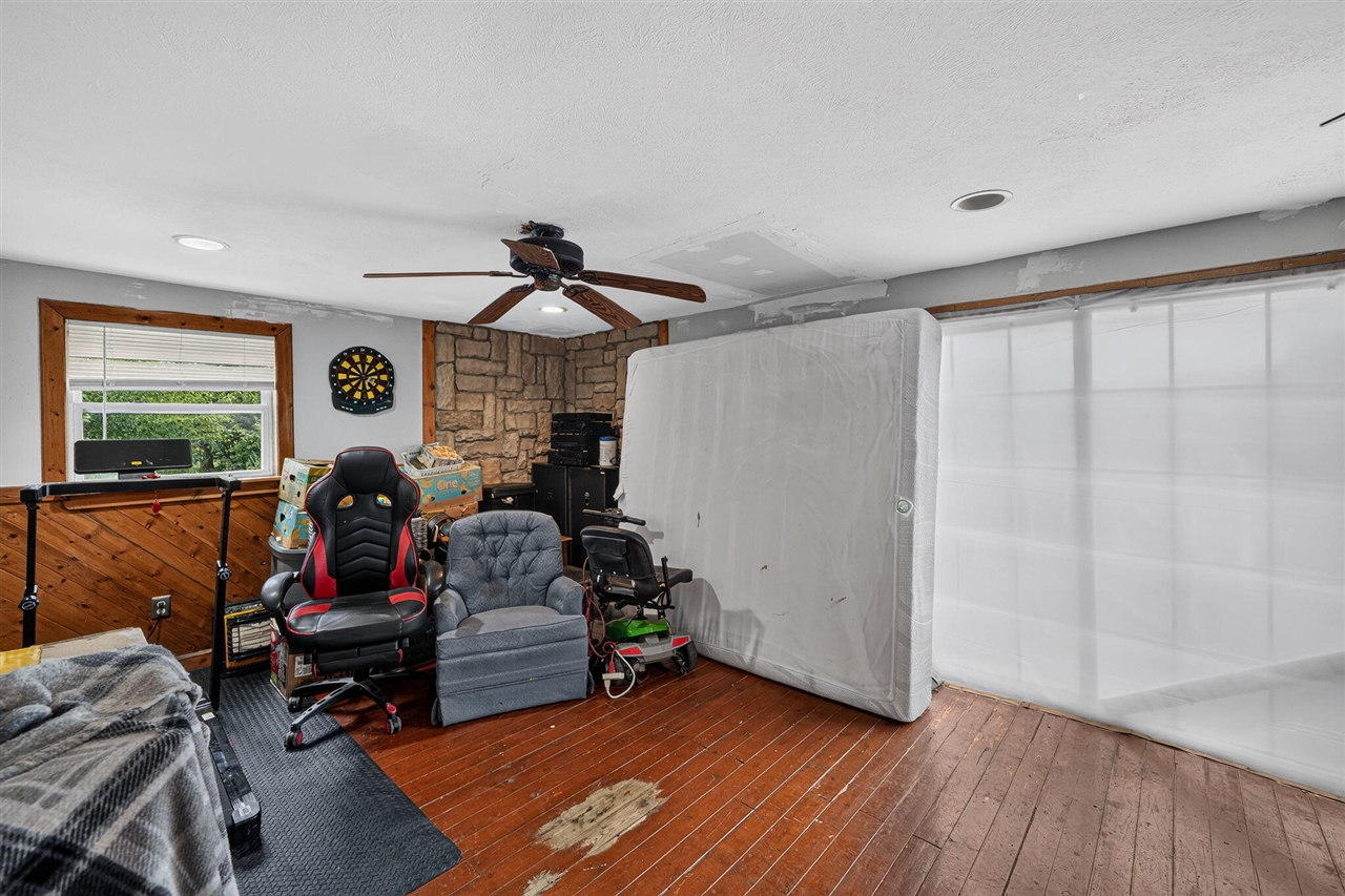 30083 M 62 Property Photo 25