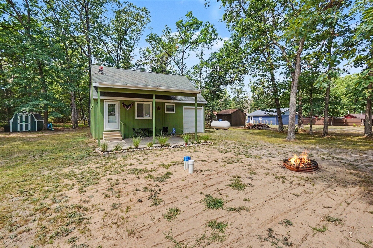 11821 S Red Cedar Avenue Property Photo 1