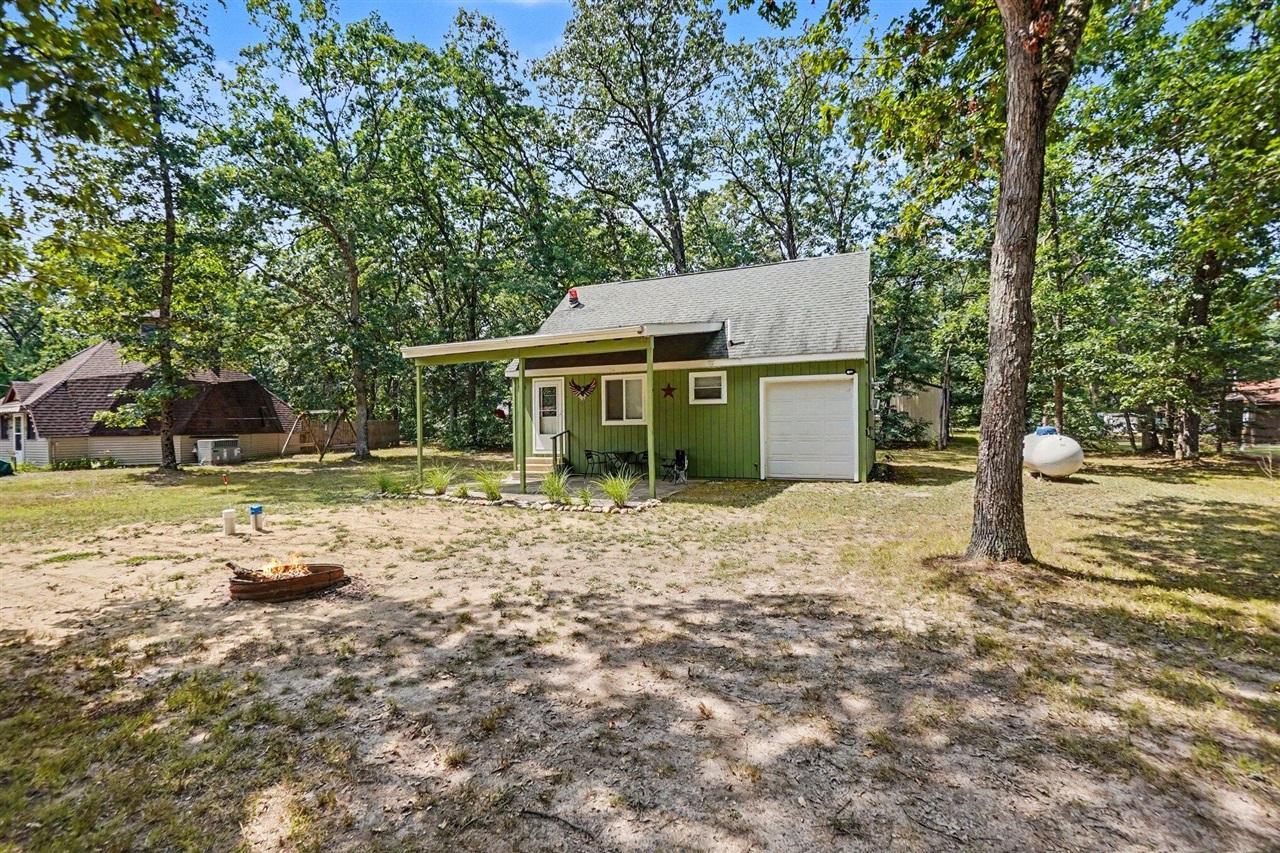 11821 S Red Cedar Avenue Property Photo 2