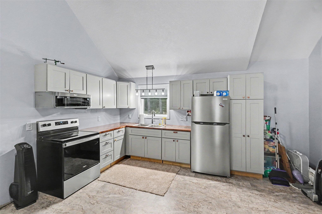 11821 S Red Cedar Avenue Property Photo 8