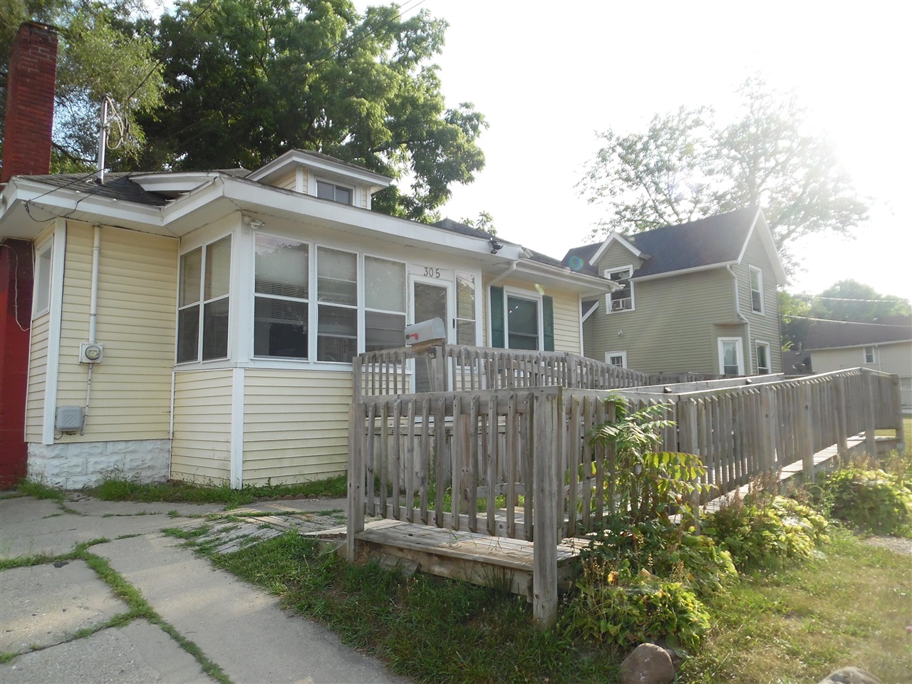305 W High Street Property Photo 2