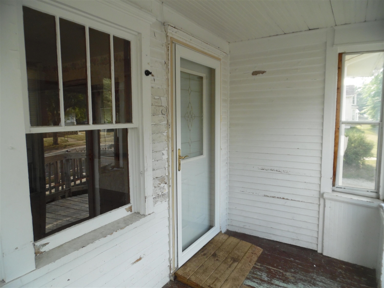 305 W High Street Property Photo 5