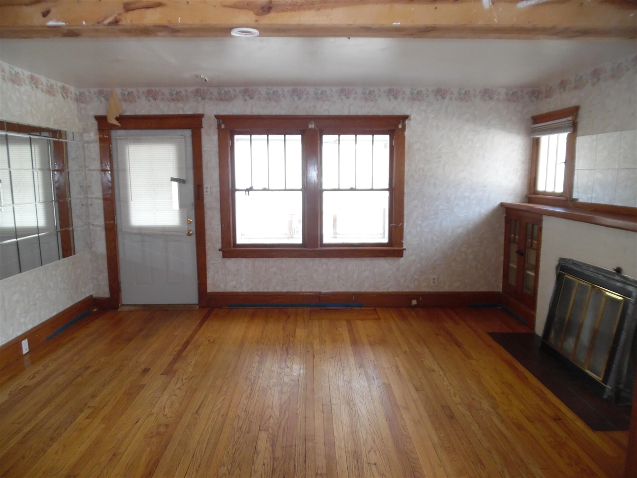 305 W High Street Property Photo 7