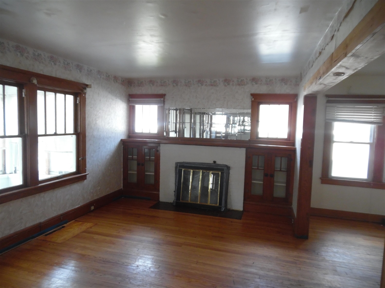 305 W High Street Property Photo 8