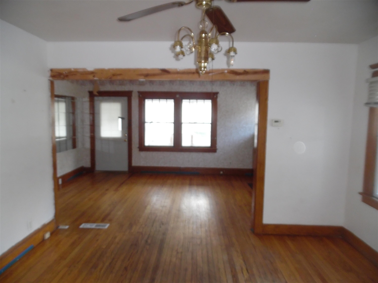 305 W High Street Property Photo 9