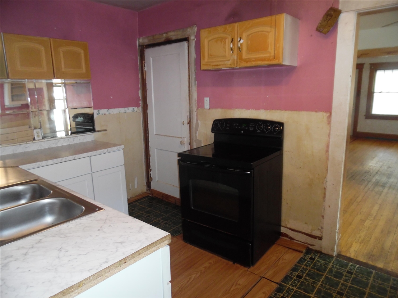 305 W High Street Property Photo 13