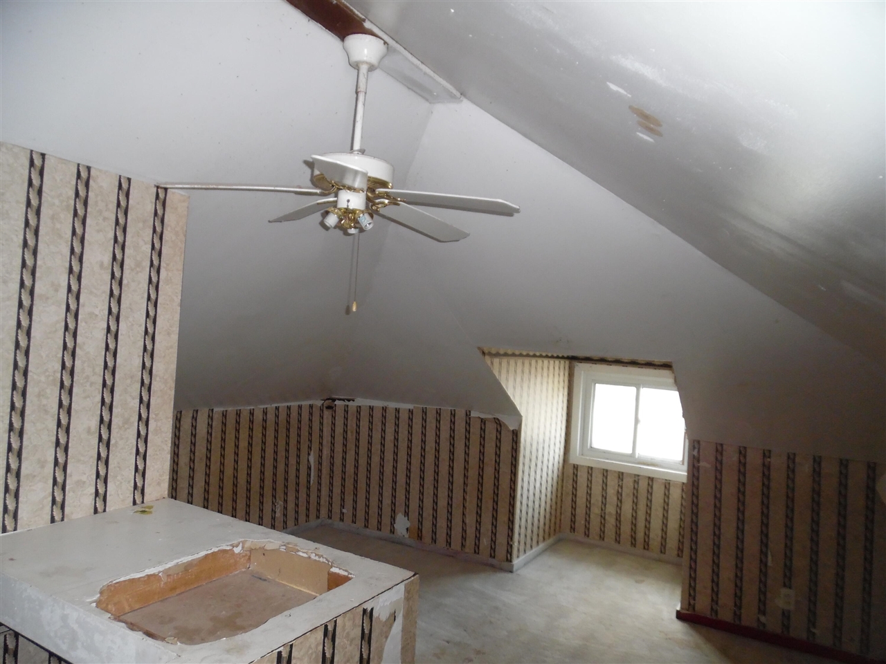 305 W High Street Property Photo 26