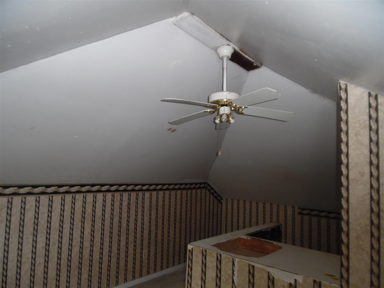 305 W High Street Property Photo 27