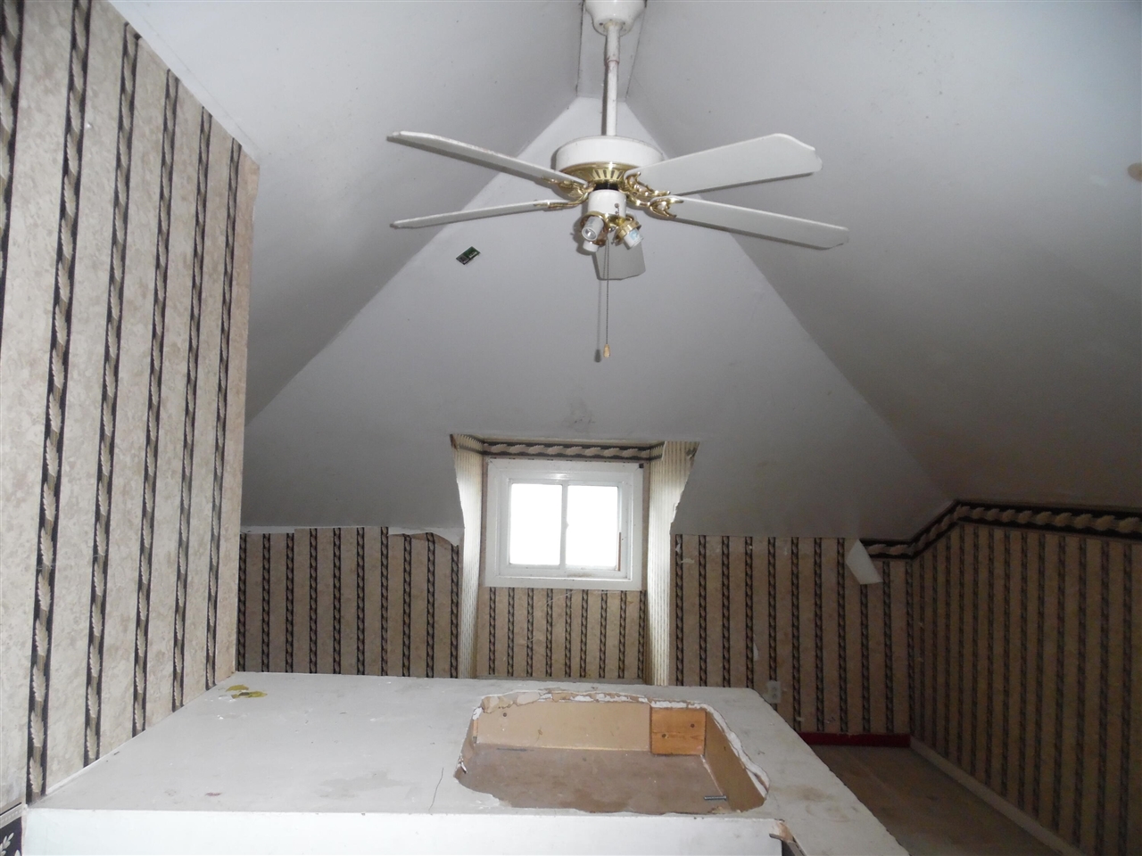 305 W High Street Property Photo 28