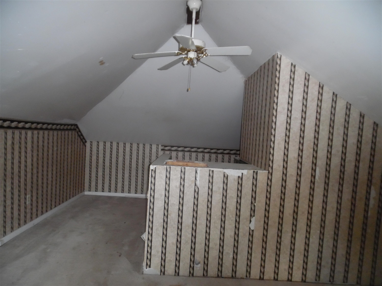 305 W High Street Property Photo 29