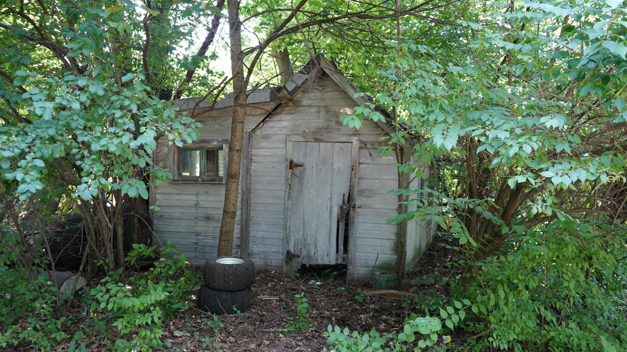 433 E South Street Property Photo 10