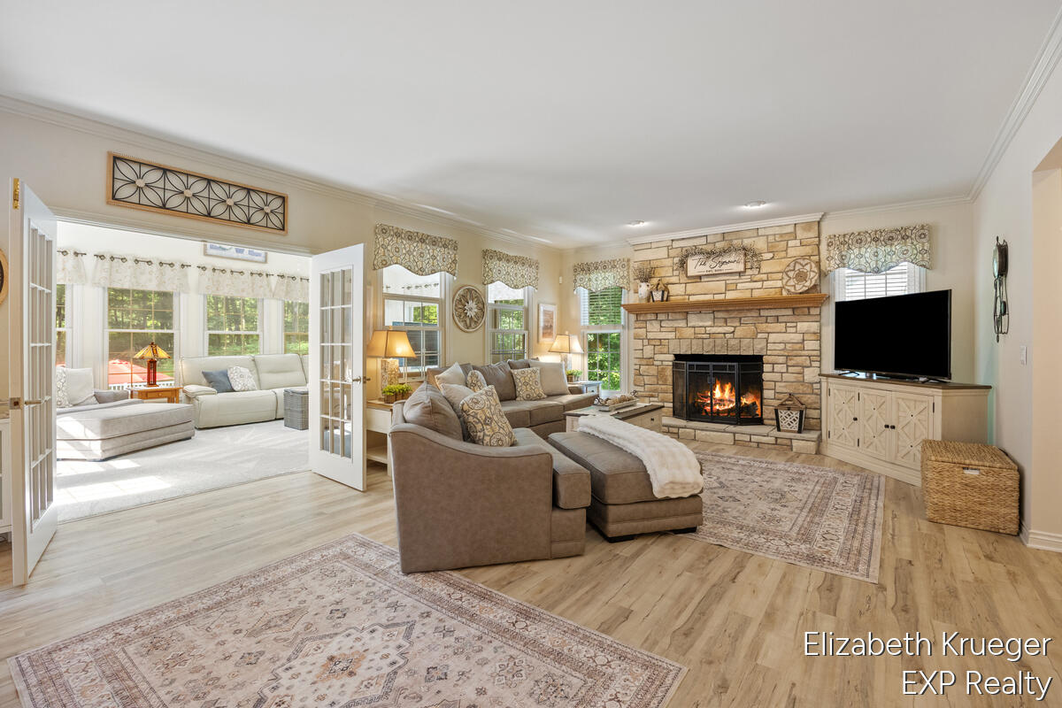 8350 Winterforest Drive Property Photo 13