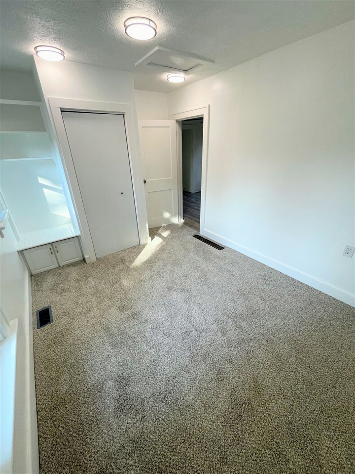 1146 Coolidge Avenue Property Photo 8