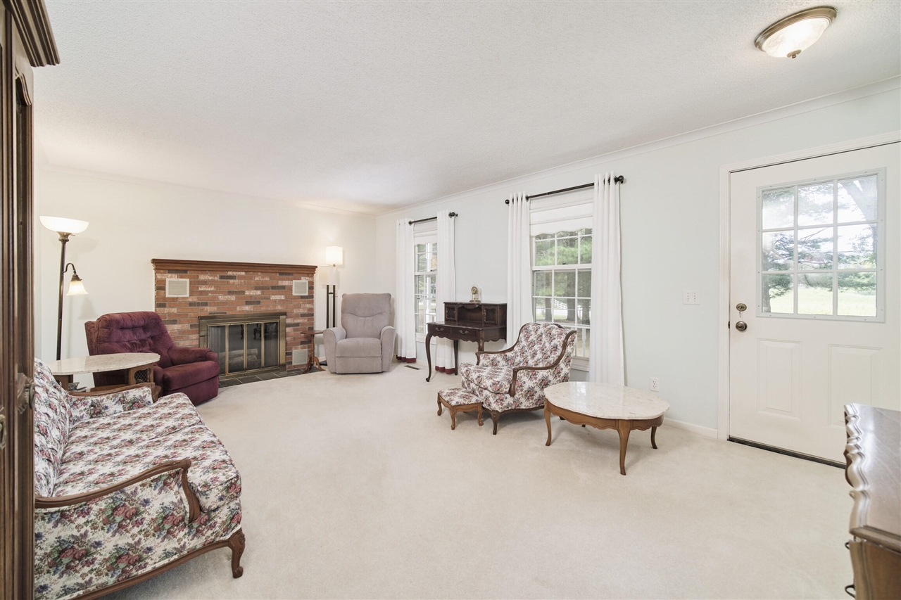 2615 Hill Road Property Photo 4
