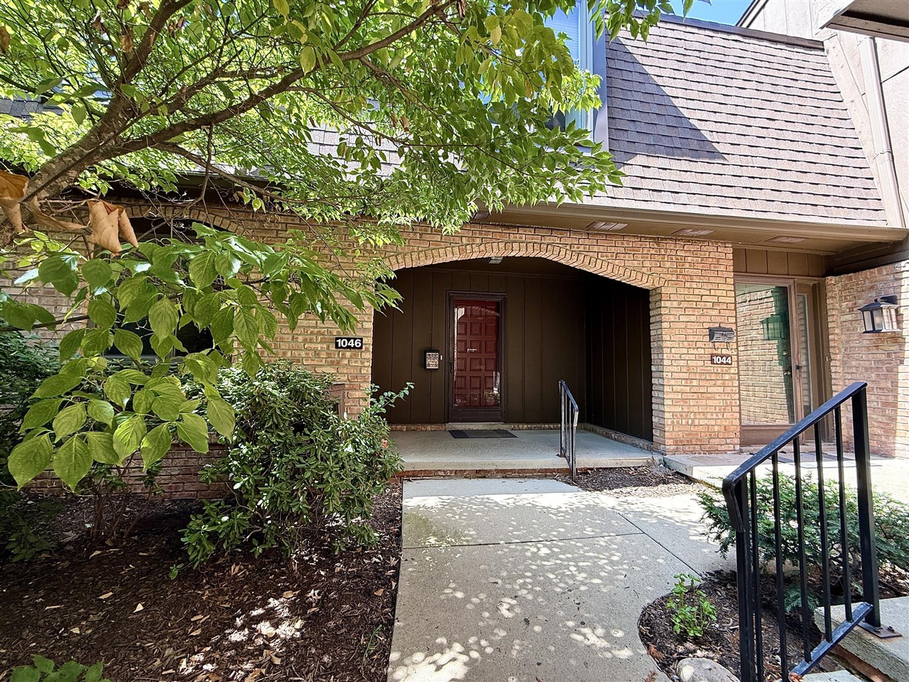1046 Greenhills Drive Property Photo 1