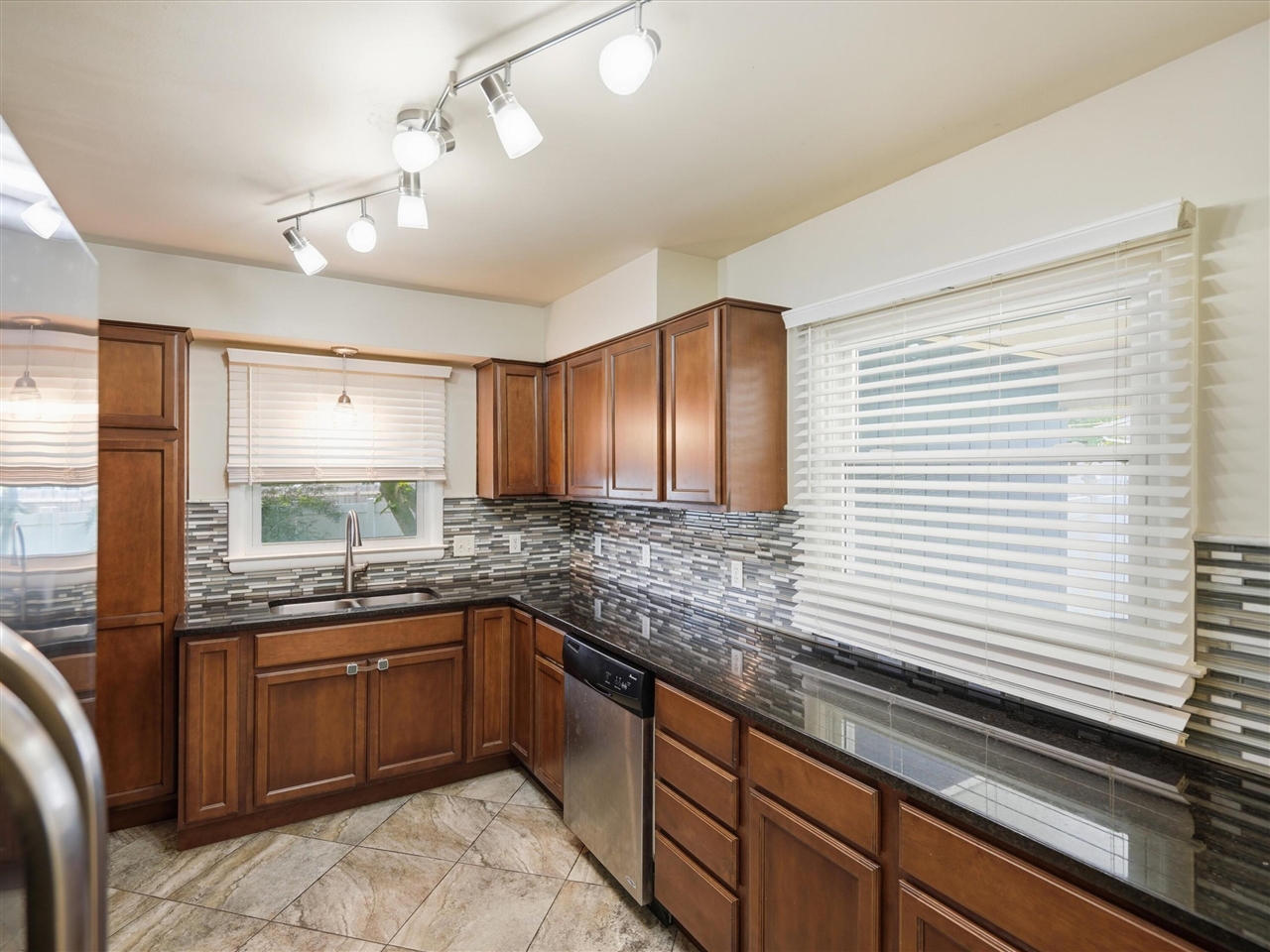 1181 Kay Parkway Property Photo 4