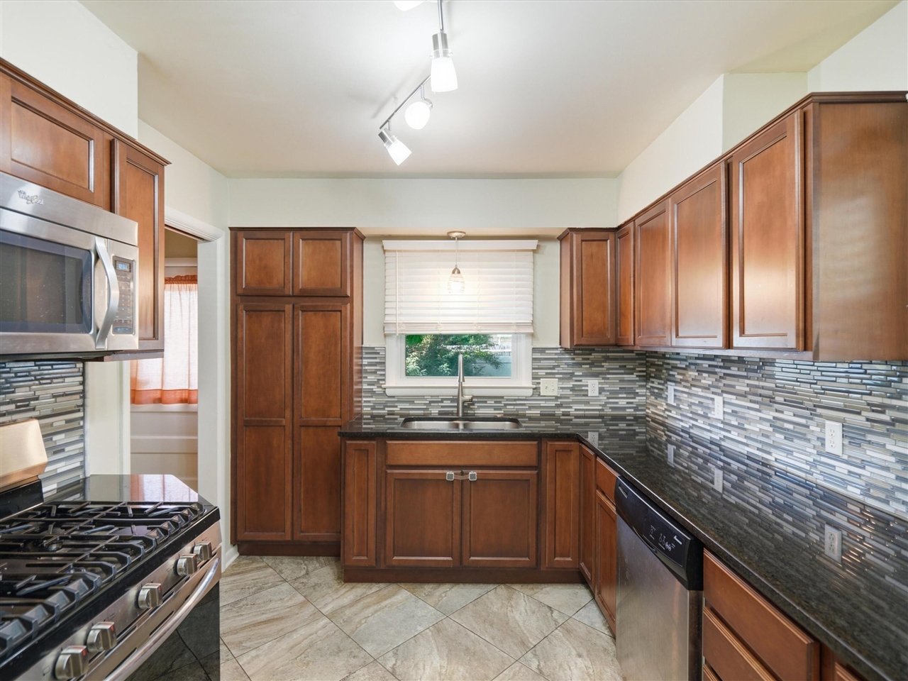 1181 Kay Parkway Property Photo 5