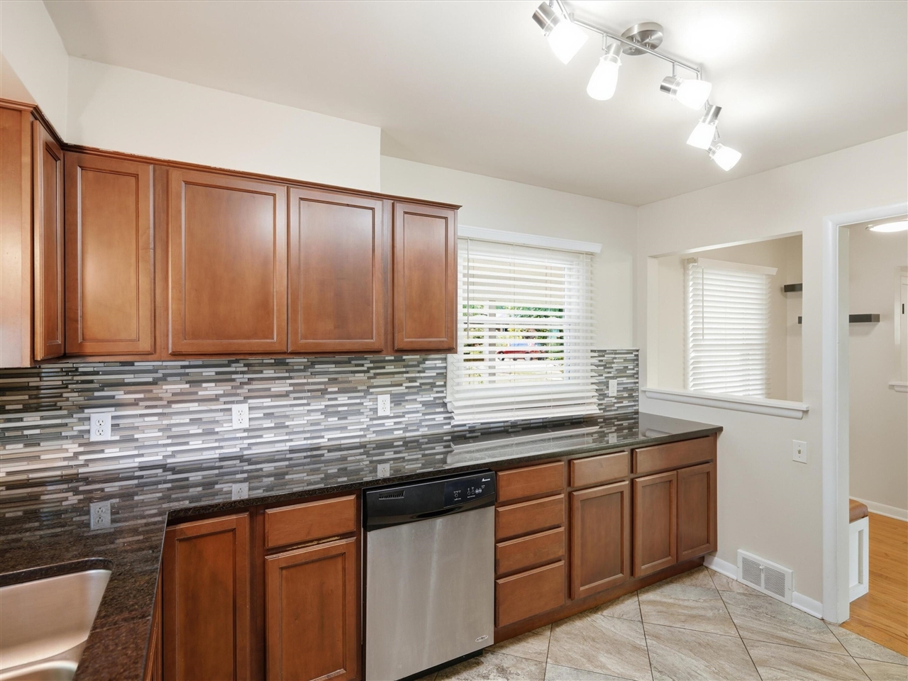 1181 Kay Parkway Property Photo 7