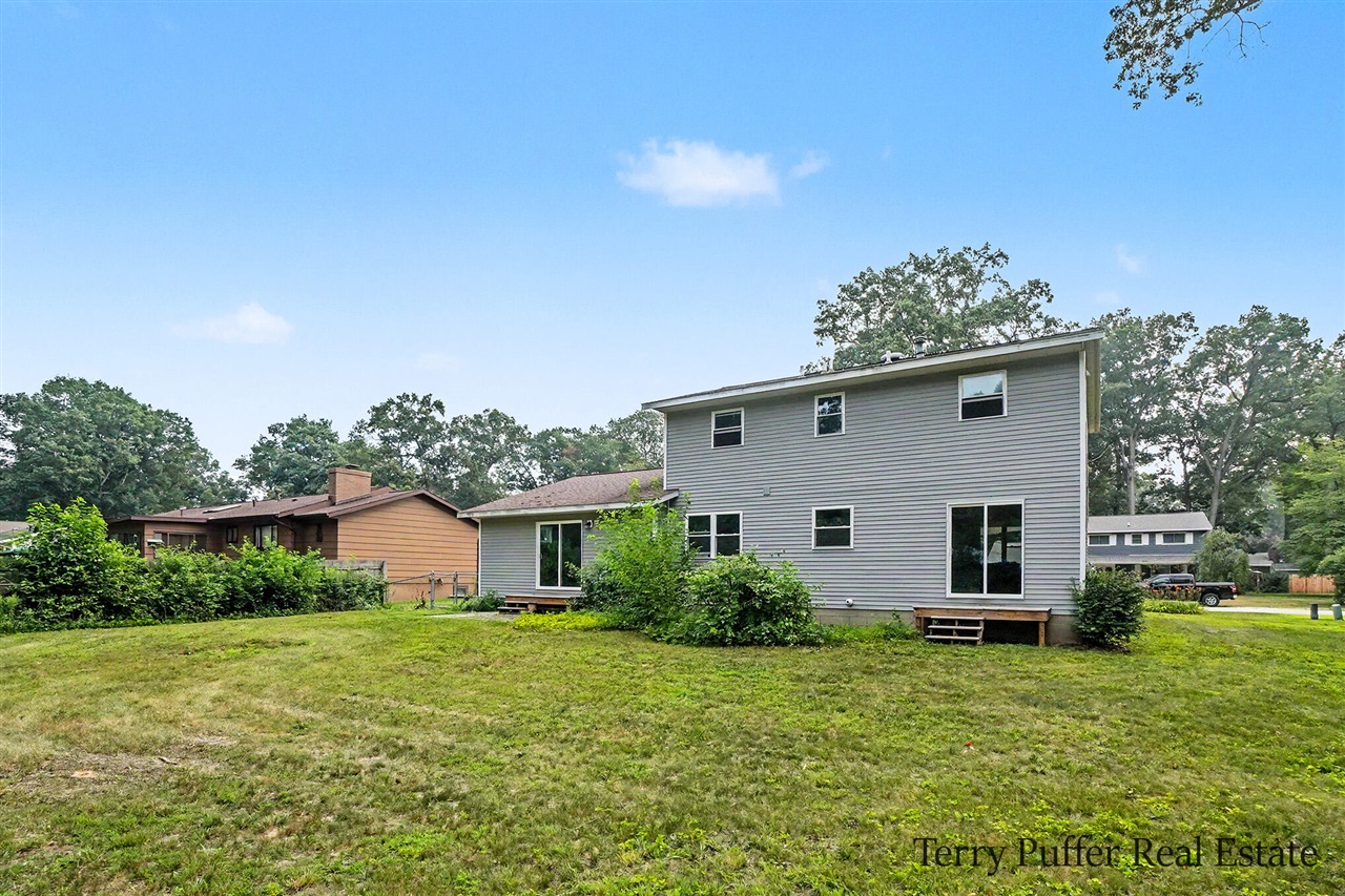 1107 Lancelot Drive Property Photo 5
