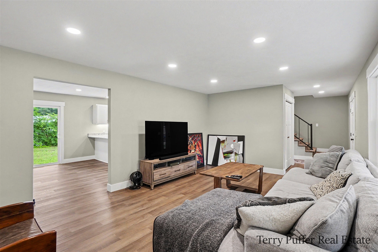 1107 Lancelot Drive Property Photo 8