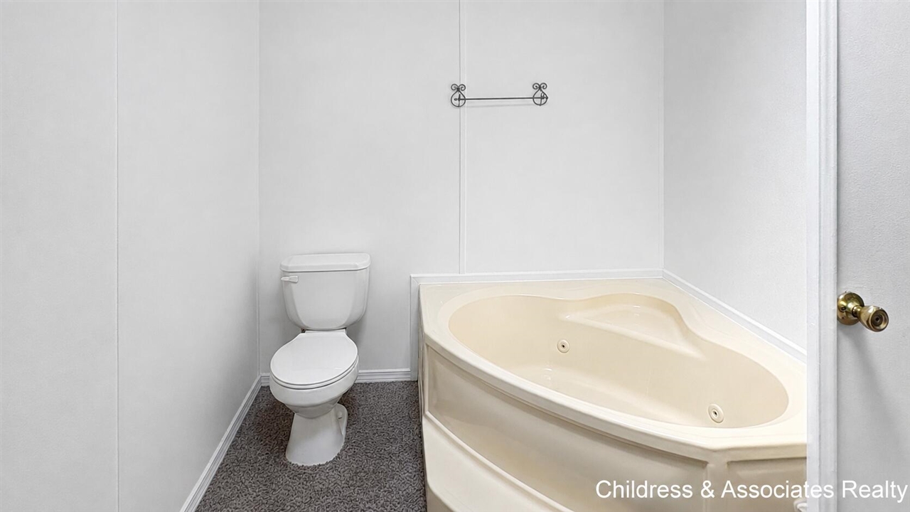 13813 Shamrock Lane Property Photo 8