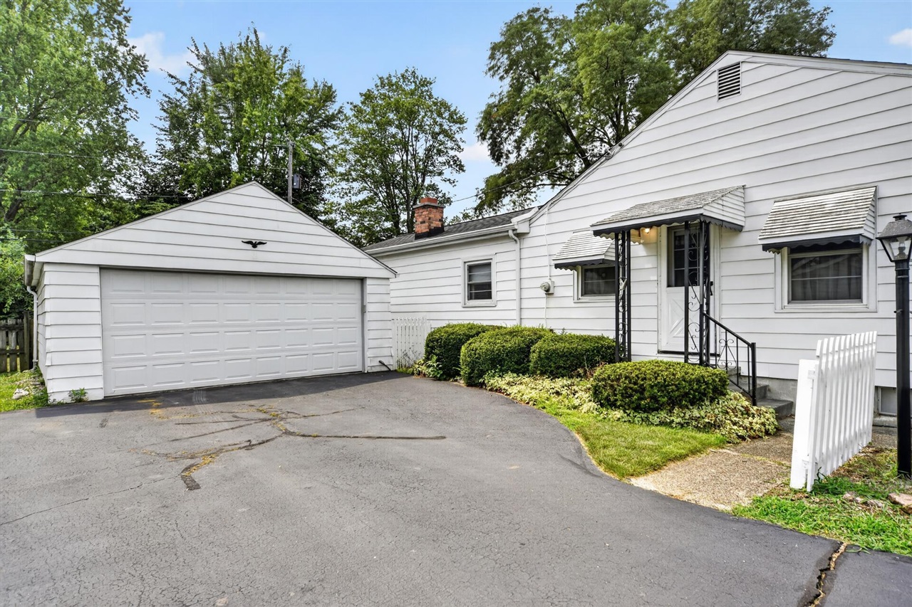 1515 Devonshire Road Property Photo 7