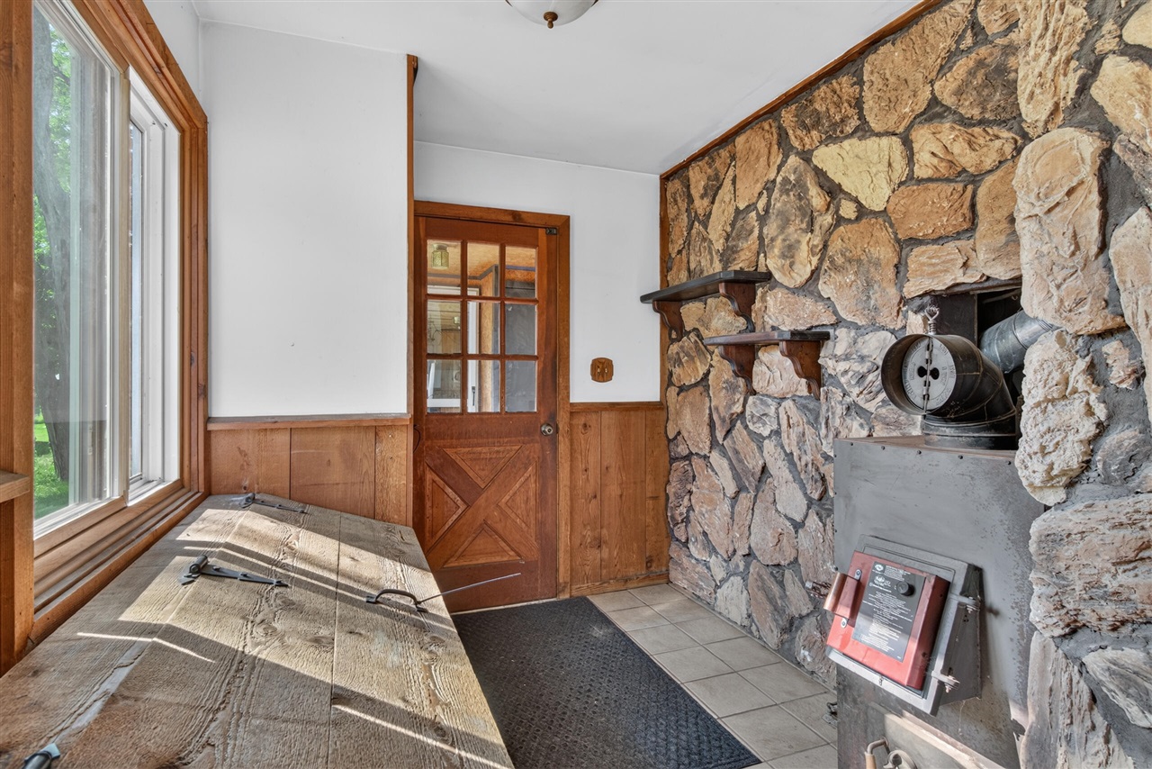 7890 Woodard Road Property Photo 8