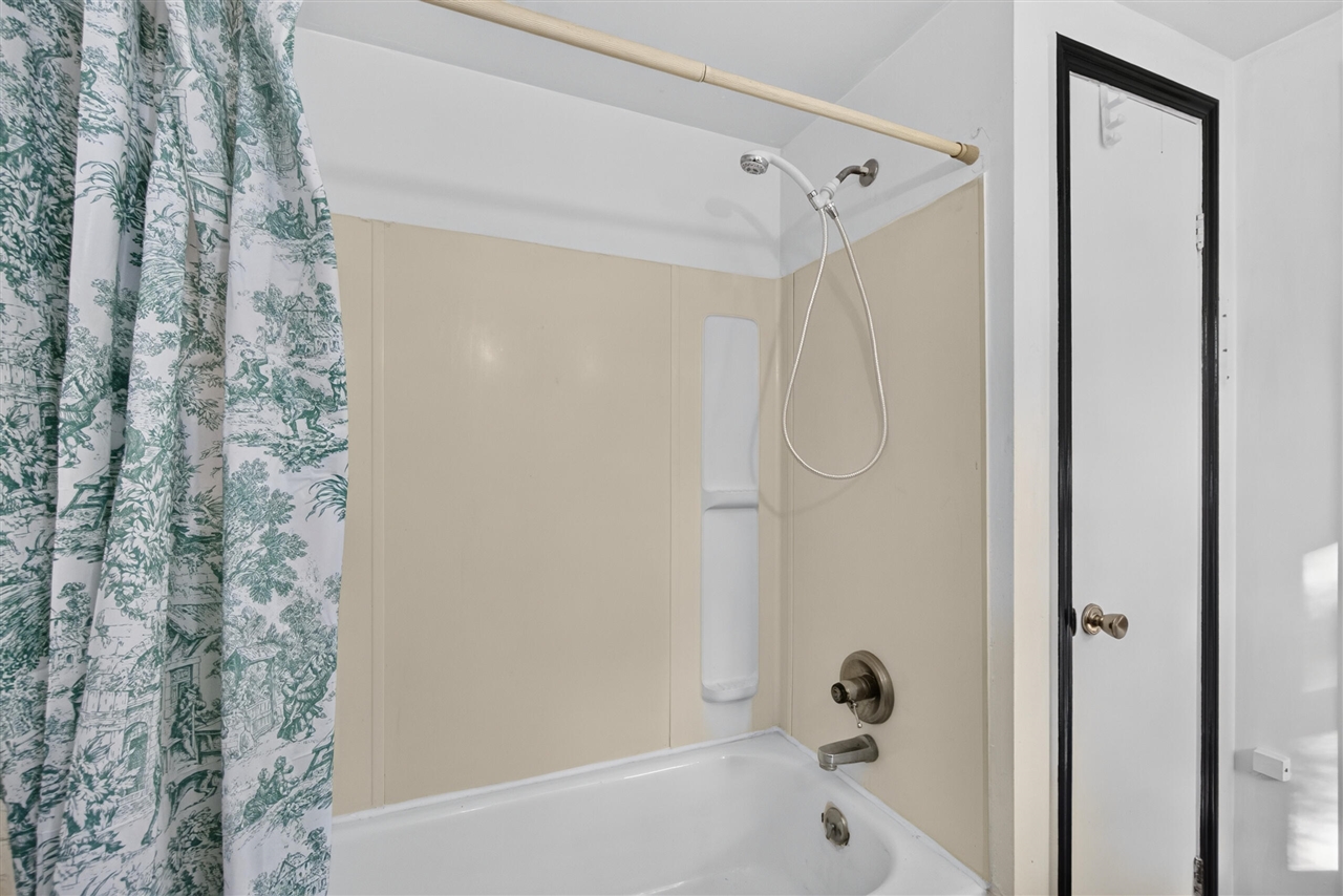 7890 Woodard Road Property Photo 23