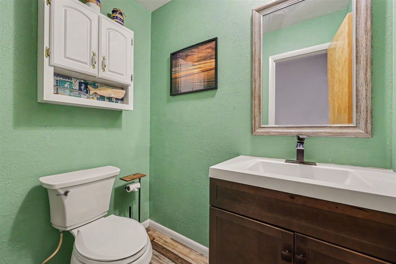 215 Wickenham Drive Property Photo 10