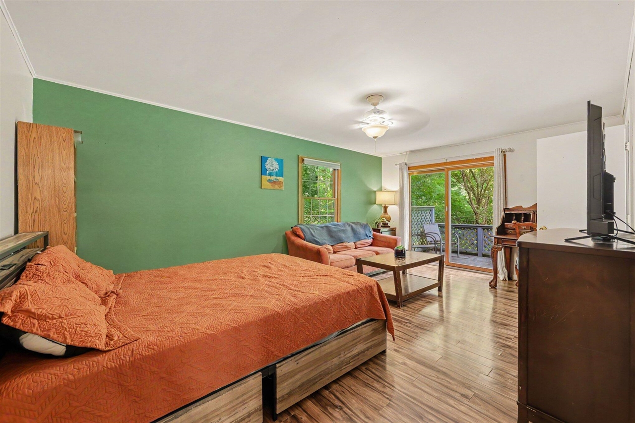 215 Wickenham Drive Property Photo 11