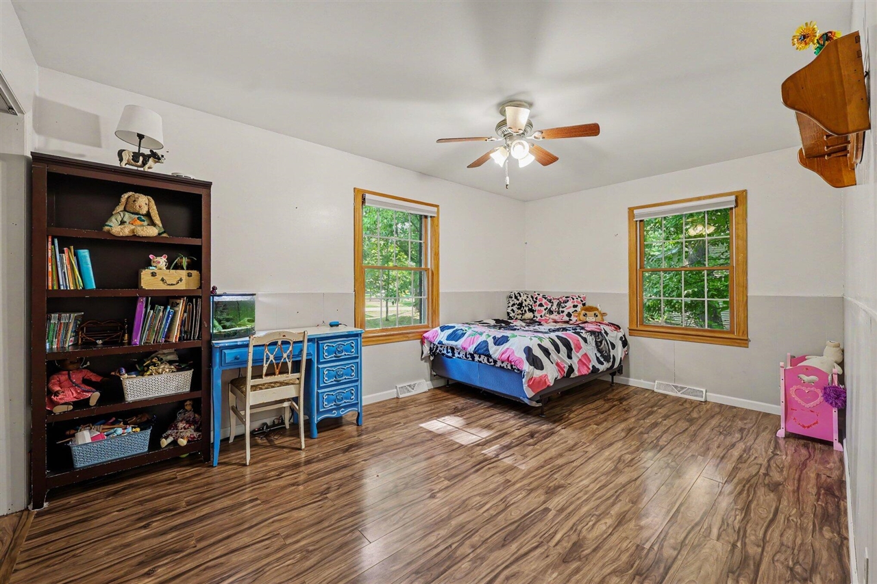 215 Wickenham Drive Property Photo 15