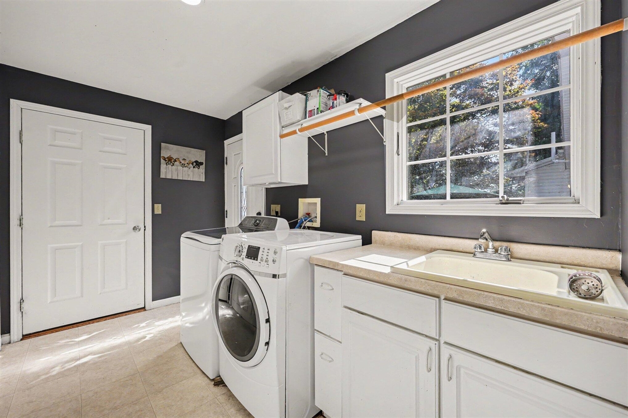 215 Wickenham Drive Property Photo 17
