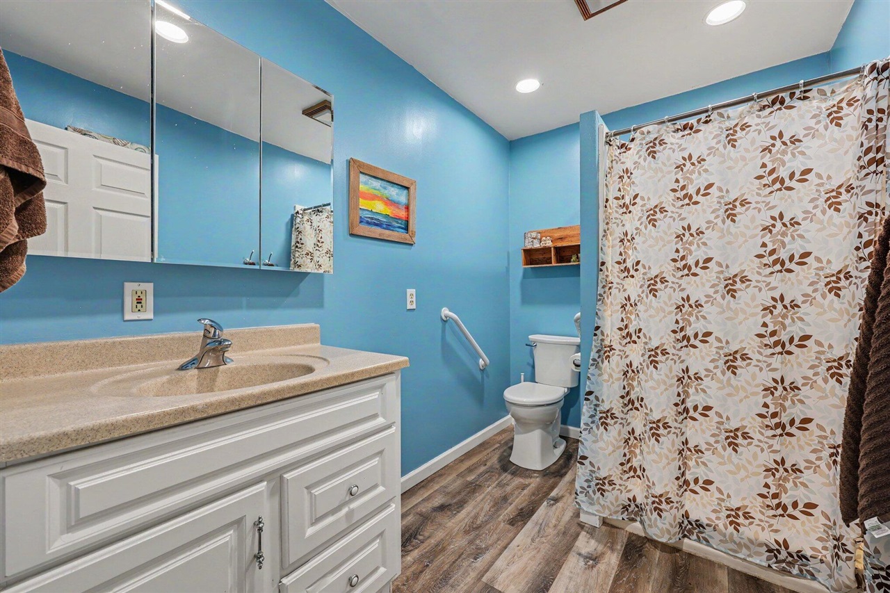 215 Wickenham Drive Property Photo 20