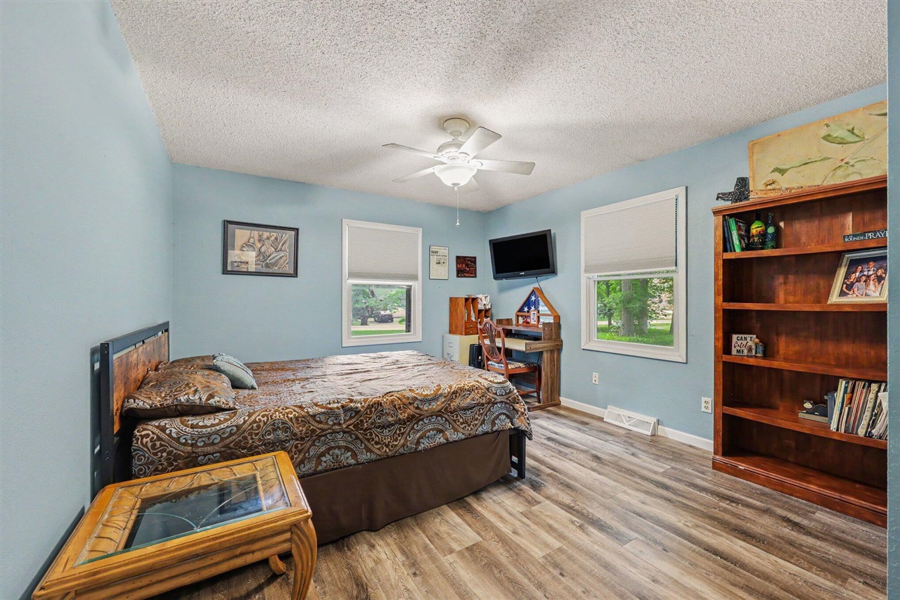 215 Wickenham Drive Property Photo 21