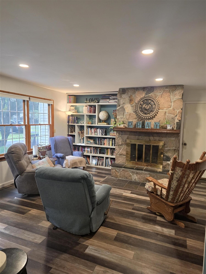 215 Wickenham Drive Property Photo 24
