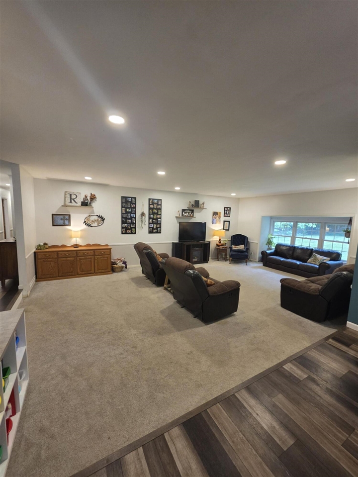 215 Wickenham Drive Property Photo 26