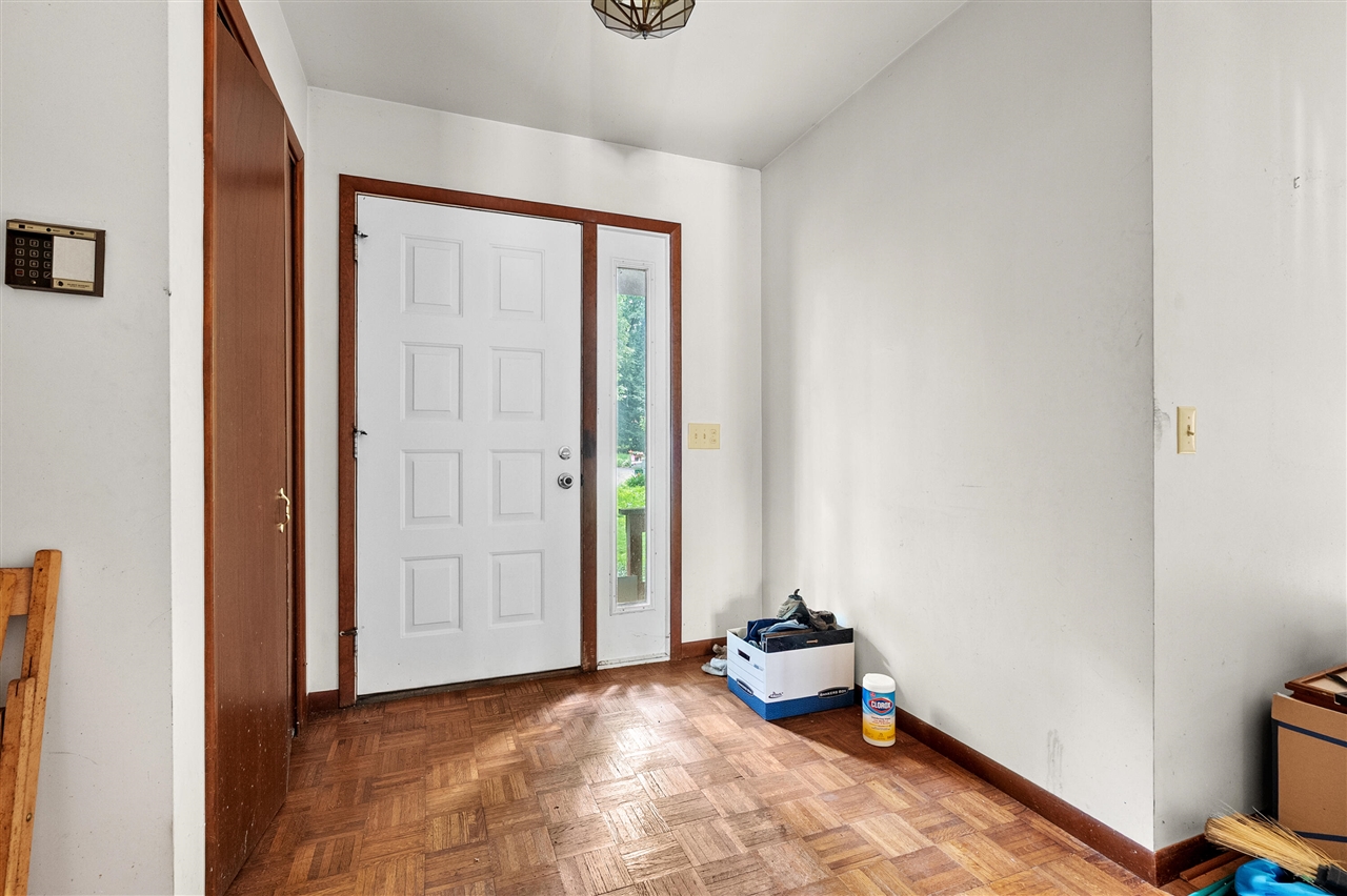 9856 Oak Forest Circle Property Photo 4