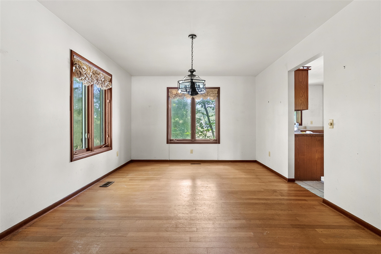 9856 Oak Forest Circle Property Photo 7