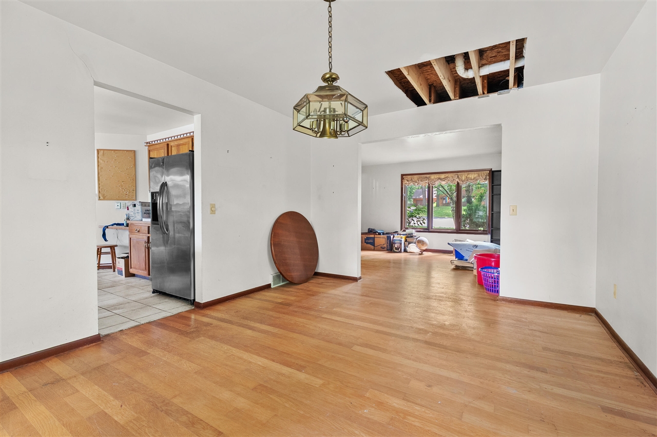 9856 Oak Forest Circle Property Photo 8