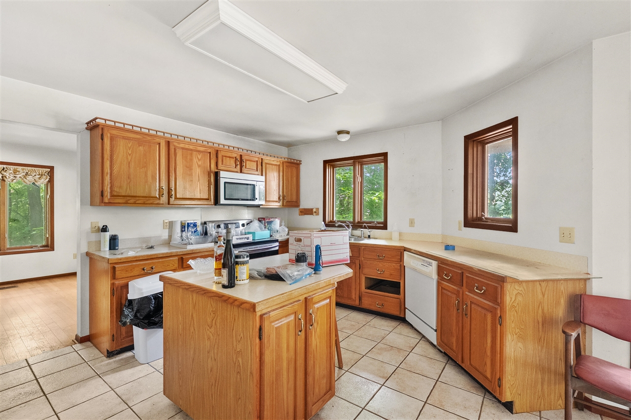 9856 Oak Forest Circle Property Photo 11