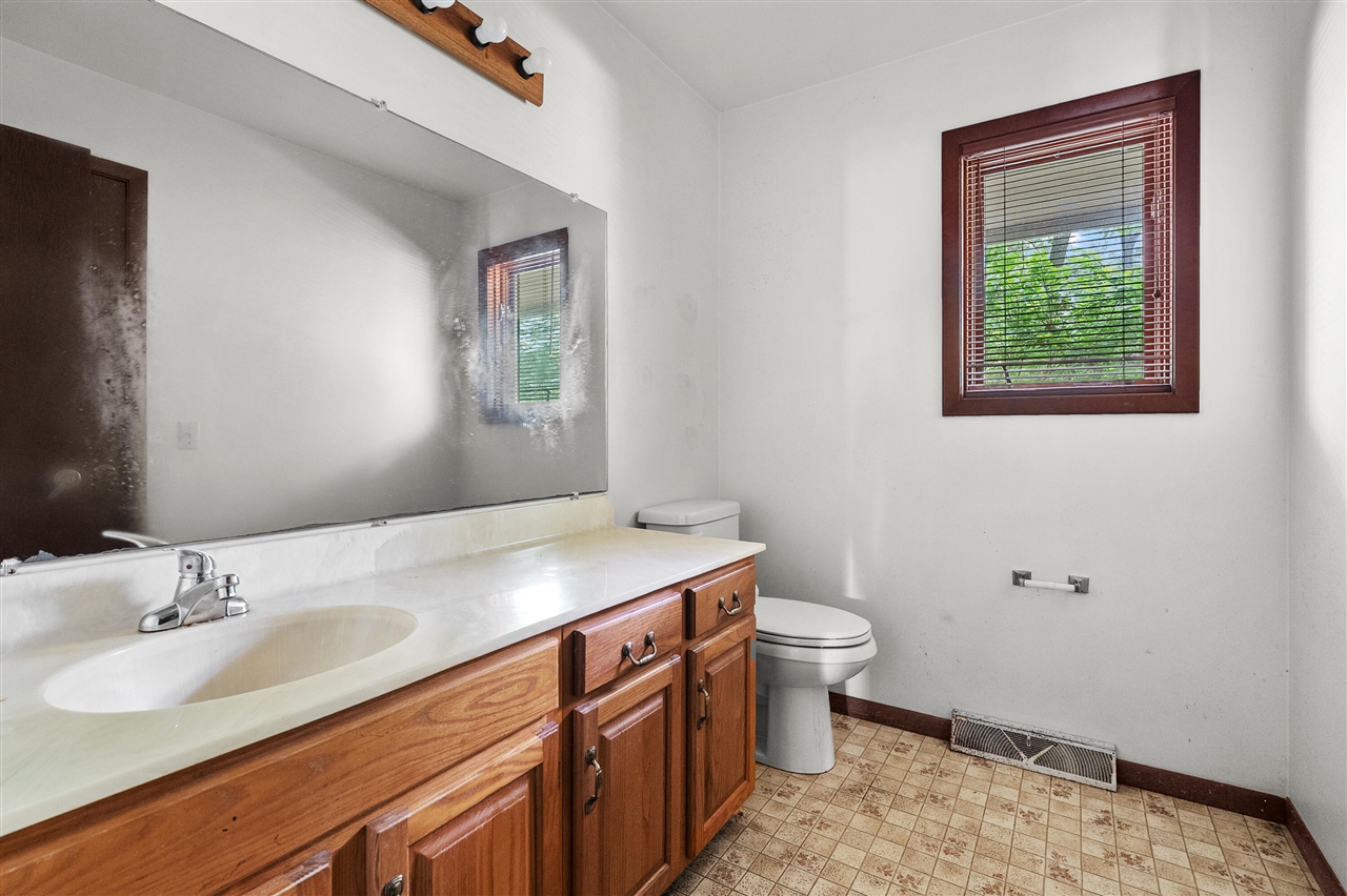 9856 Oak Forest Circle Property Photo 18