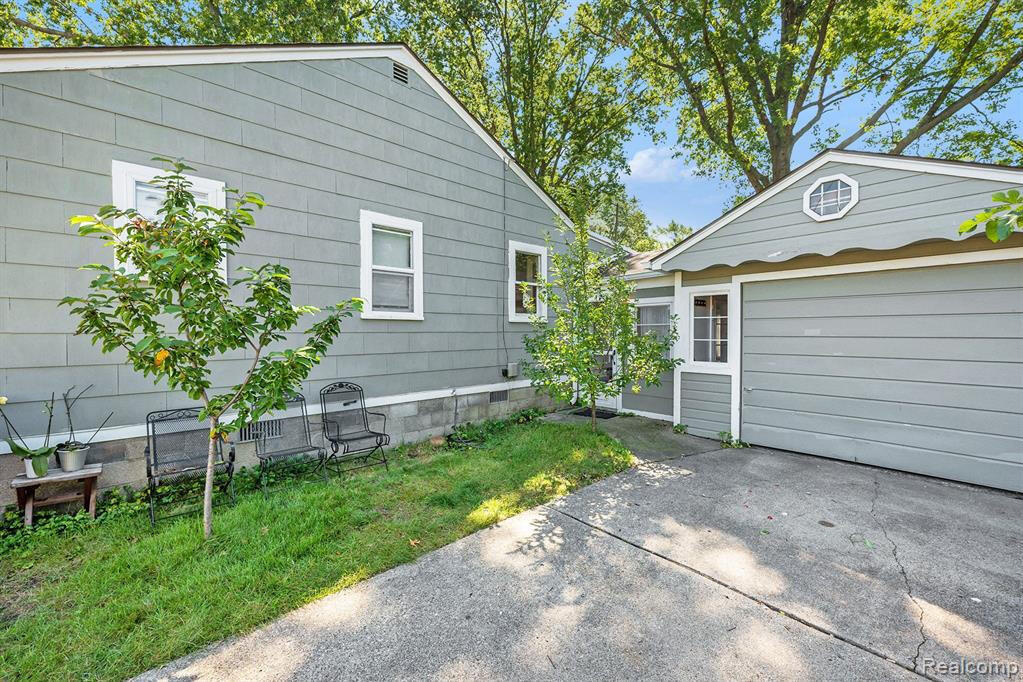 3690 Morrissey Avenue Property Photo 5