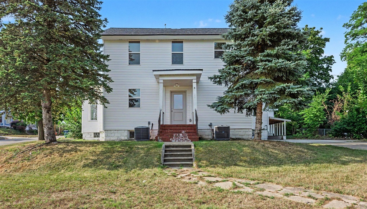 201 Monroe Street Property Photo 1