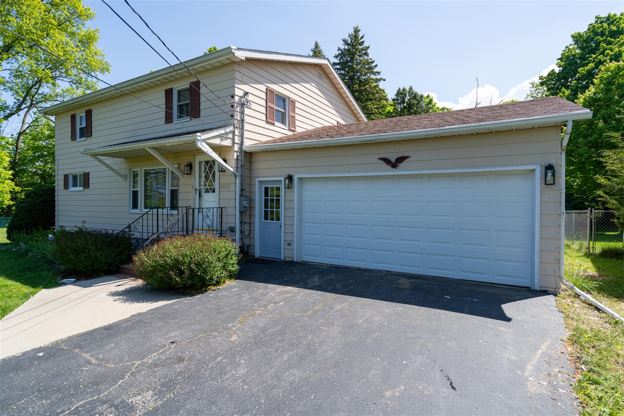 1447 71 1/2 Street Property Photo 2