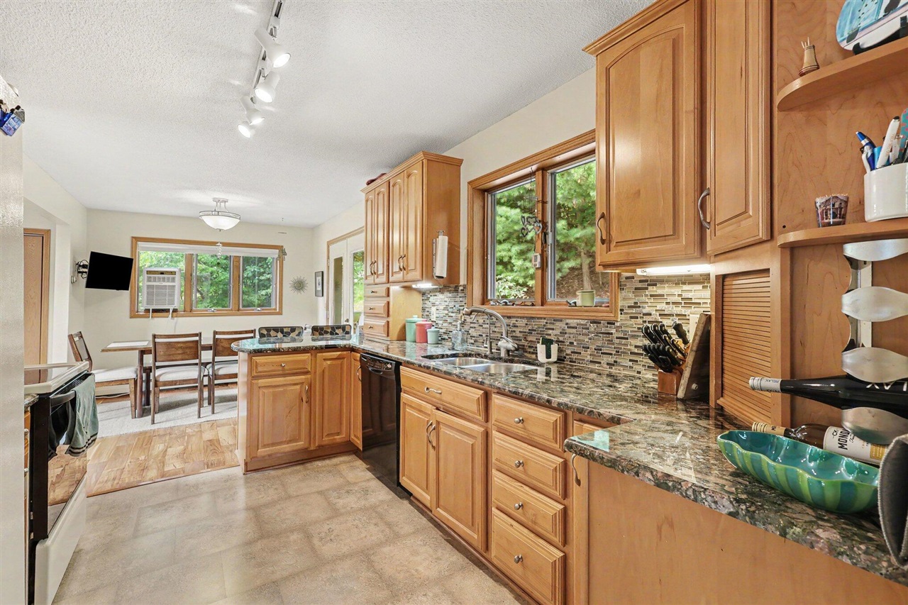 2335 Bluffton Avenue Property Photo 4