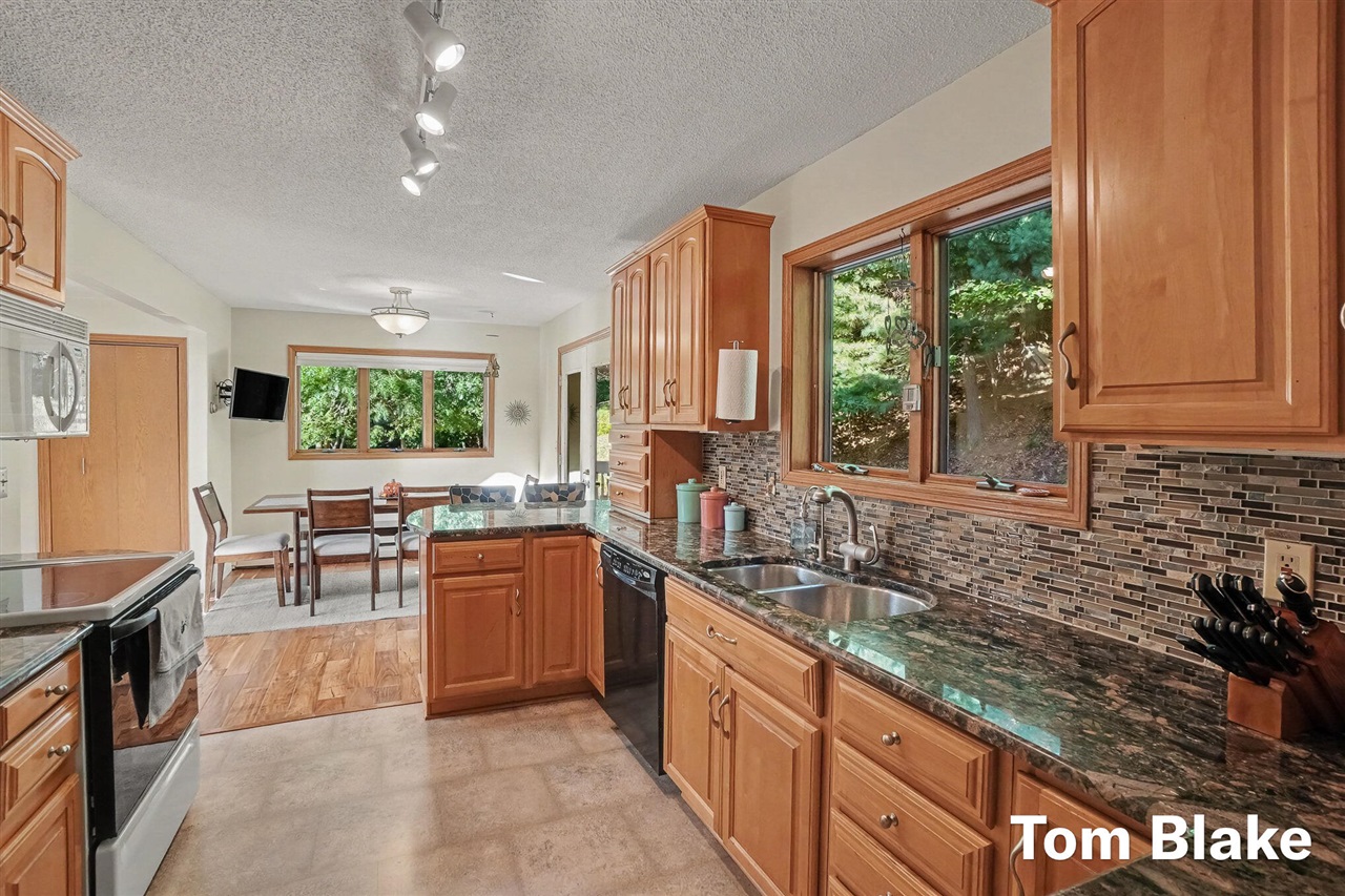 2335 Bluffton Avenue Property Photo 13
